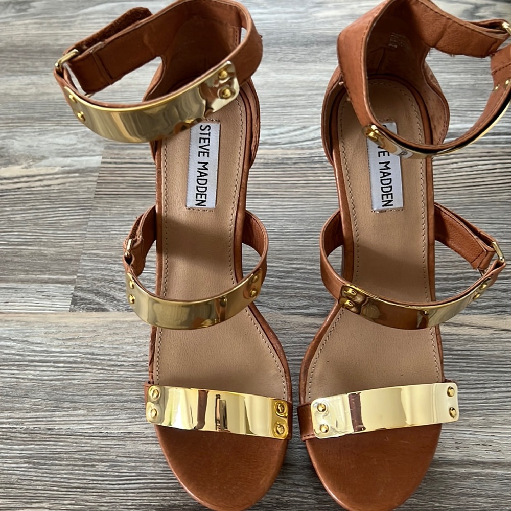 Brown and Gold Wedge Sandal.